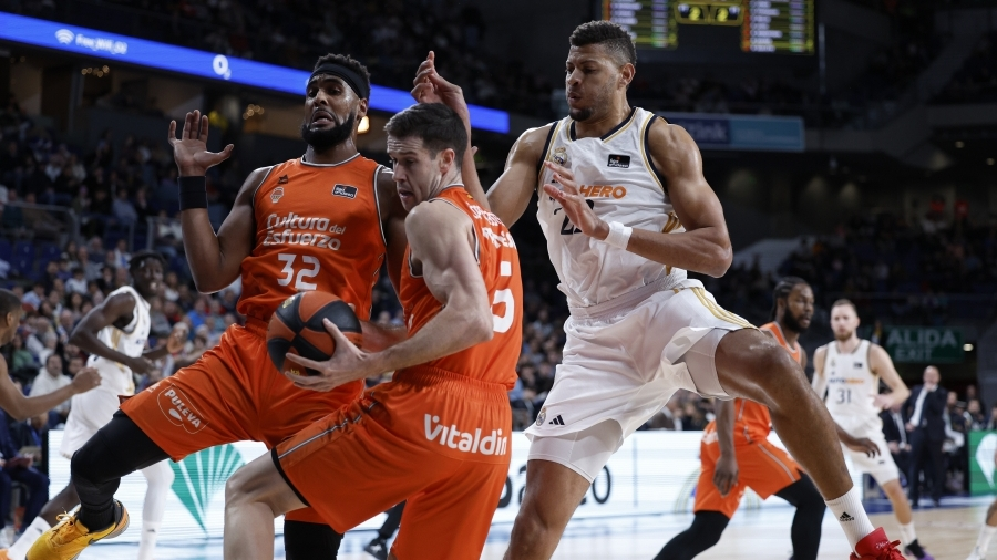 Vbc Valencia Basket Despide El Con Un Tropiezo En La Pista Del