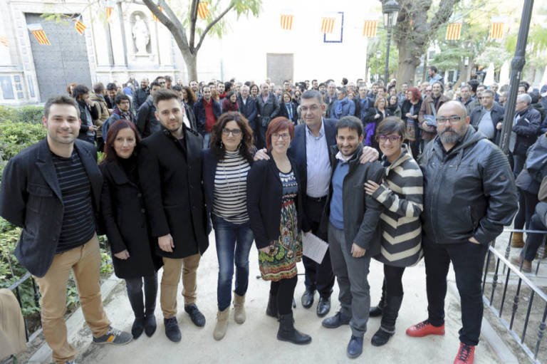 Àgueda Micó junto a Marzà, Morera, Ferri y otros referentes del Bloc en su presentación de candidata. Foto: KIKE TABERNER
