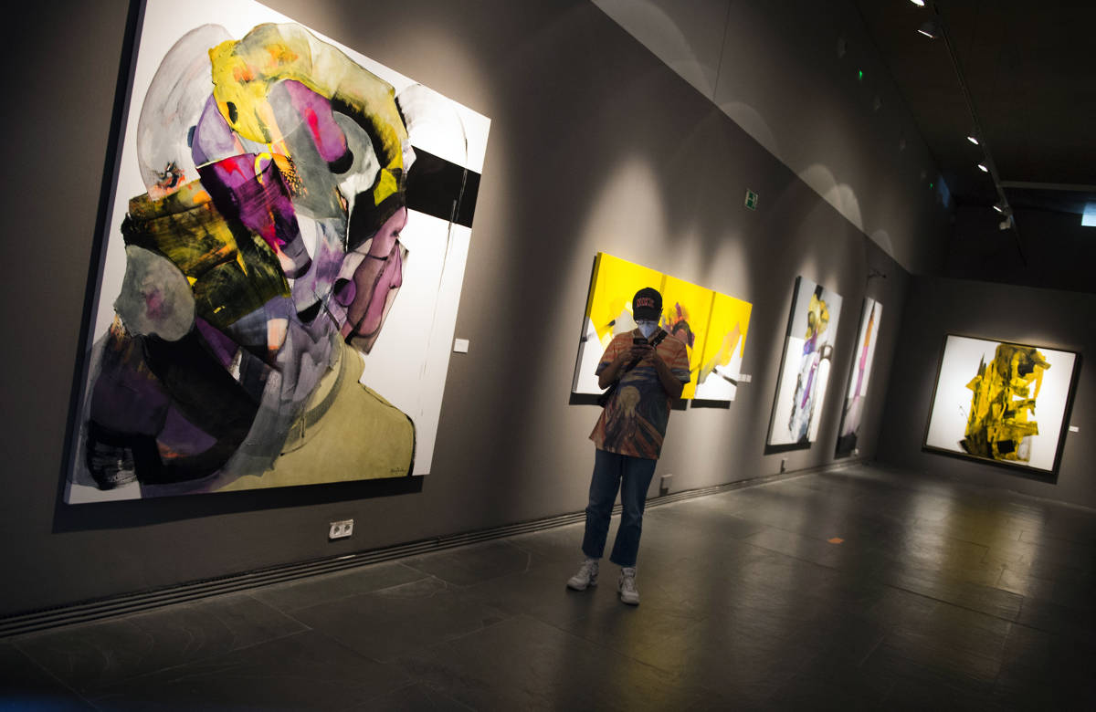 'Arlequín con mascarilla' en la exposición 'La alegría de pintar'