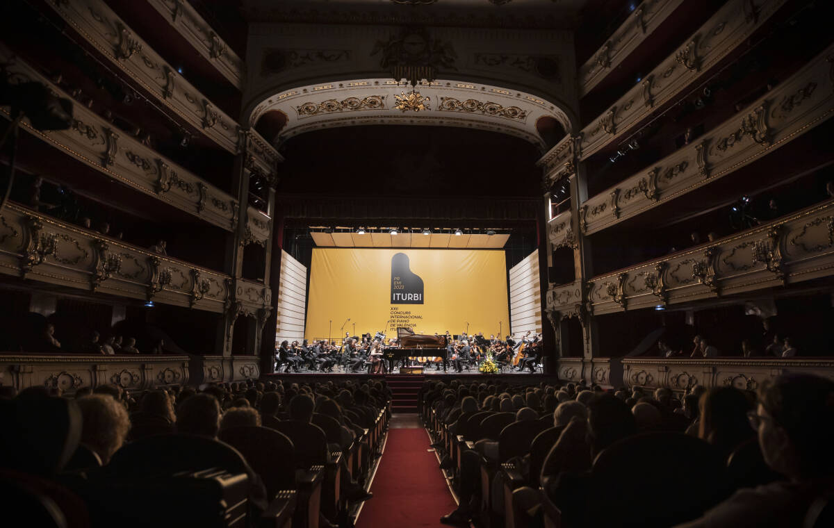 El Teatro Principal en la Gran Final del Premio Iturbi (Foto: CONTRA VENT I FUSTA)